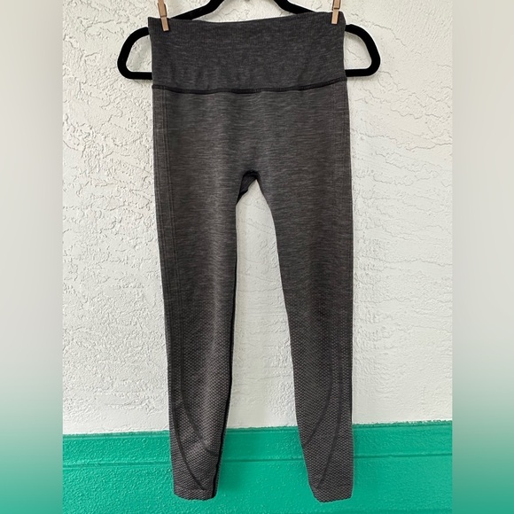 Lululemon Leggings Ready To Run Tight *Evanescent 26” Lunar Rock/Black Size 4 - Picture 4 of 11